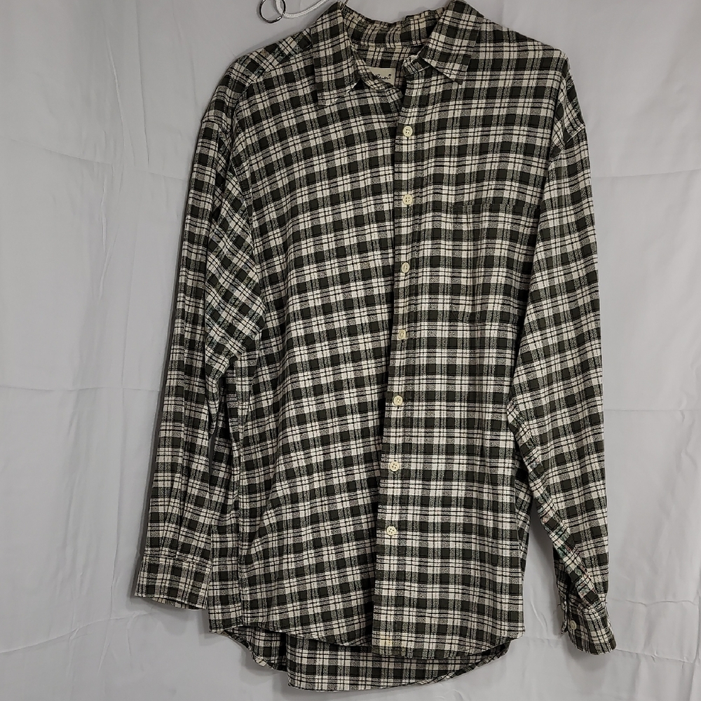 Eddie Bauer Green and White Casual Button Down Shirt